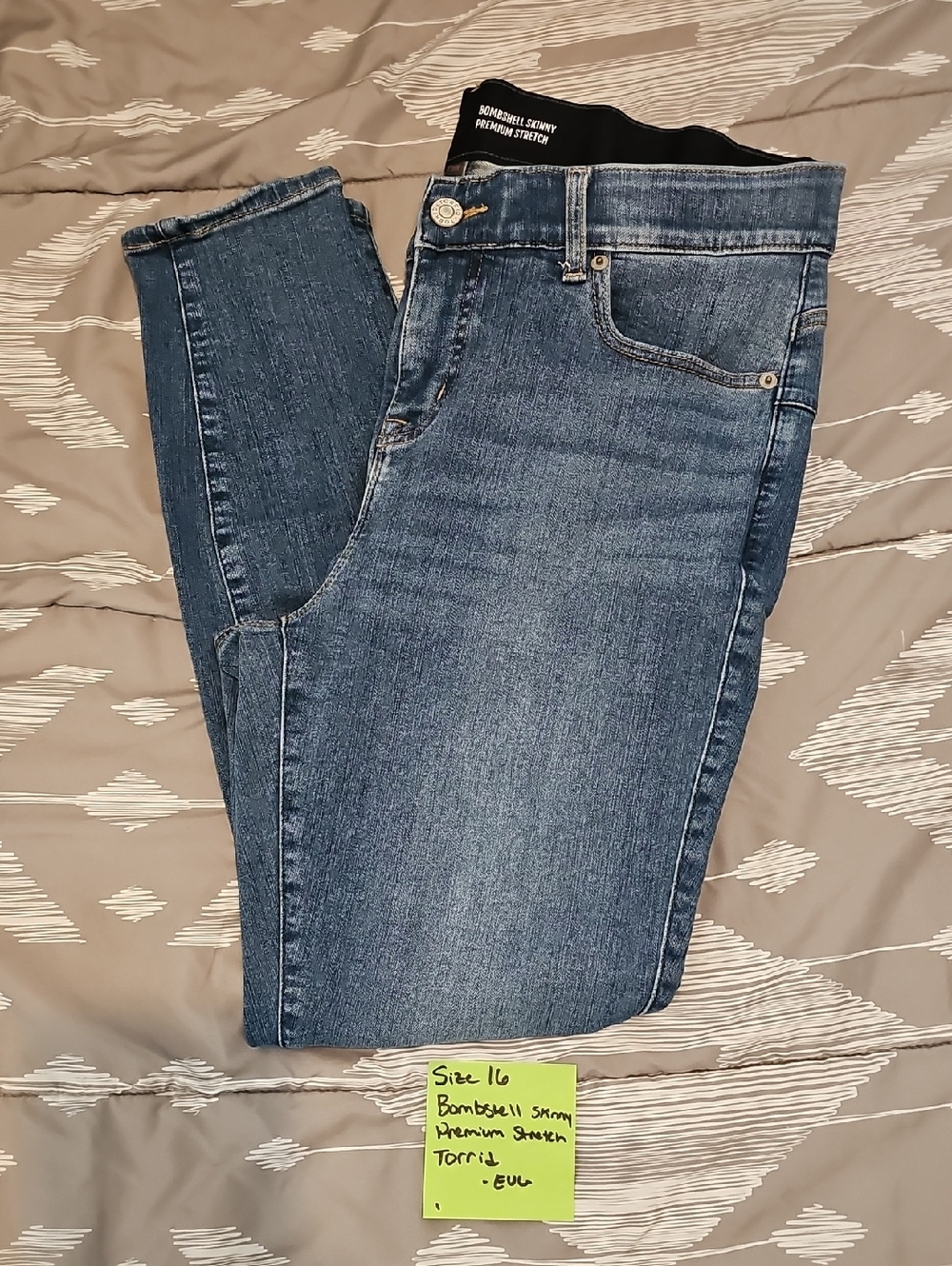 Torrid Bombshell Classic Blue Skinny Jeans - Picture 3 of 4